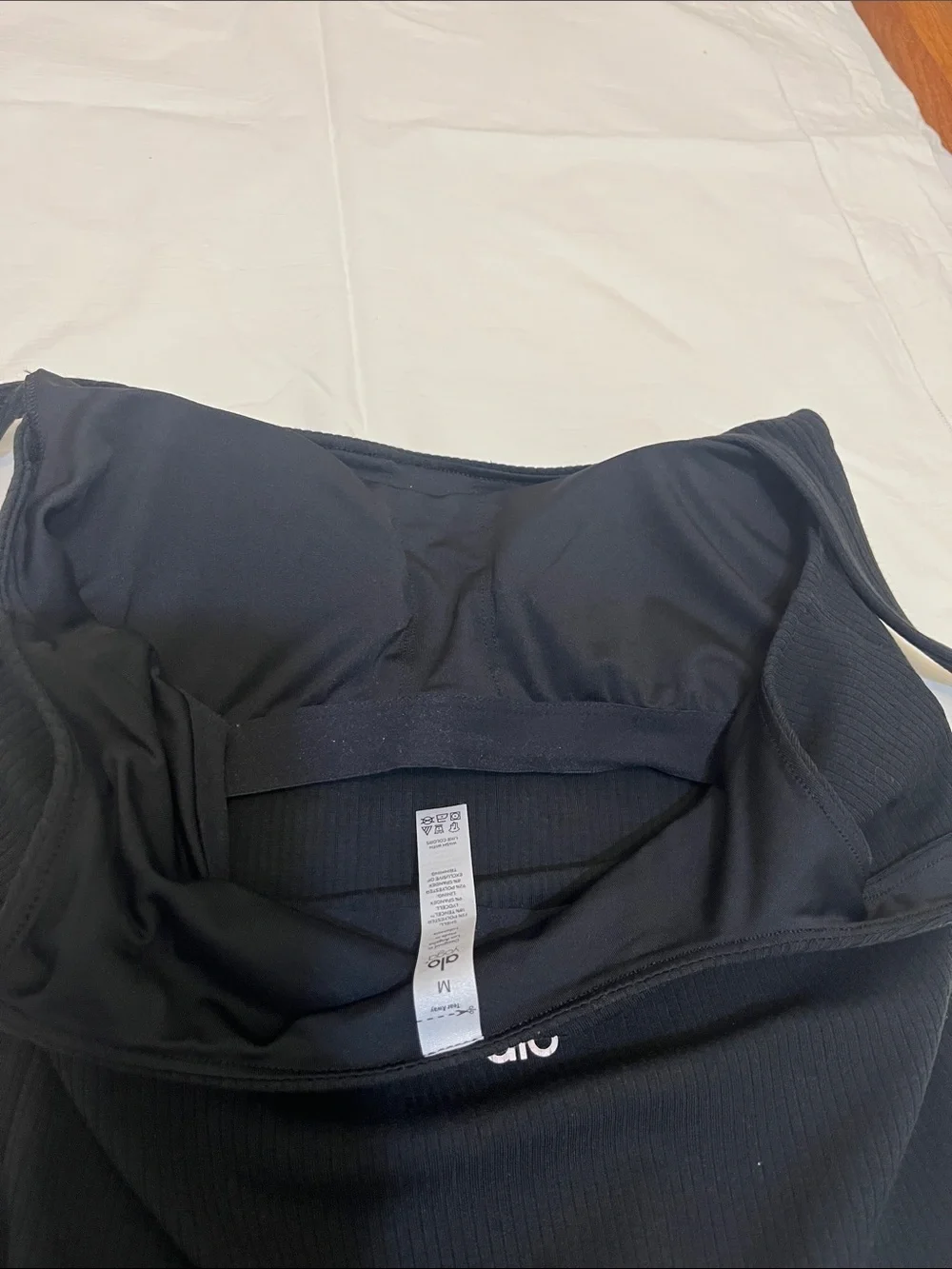 ALO Yoga NWOT Black Ribbed Square Neck Tank M - Picture 5 of 9